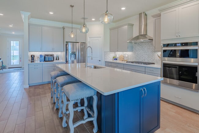 Building Photo - 428 SE Filoli Dr
