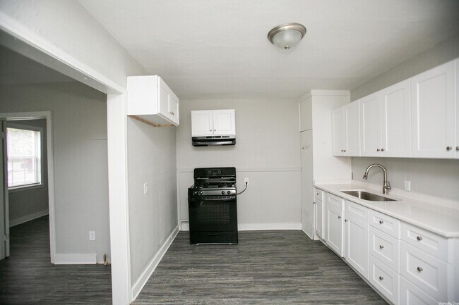 Foto del edificio - 302 S Clover St