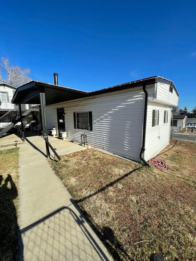 Primary Photo - Charming 2-bedroom Home Available August!!