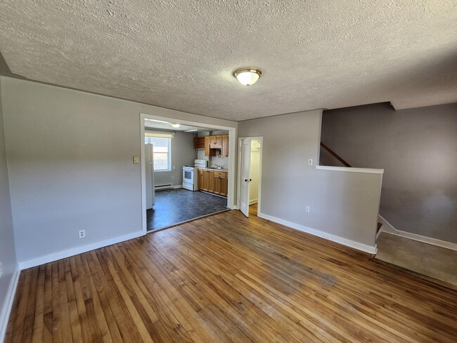 Building Photo - 47 McKenna Crescent