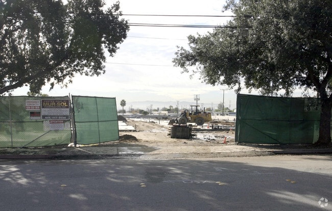 Building Photo - Whispering Fountains At Monrovia