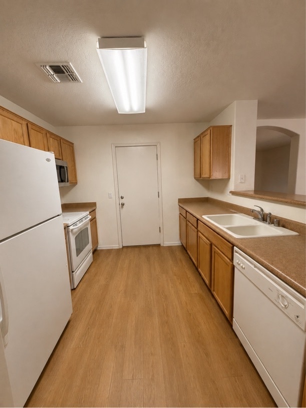 Foto del edificio - 25776 W Winslow Ave