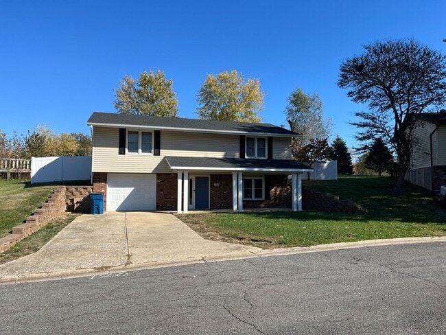 Building Photo - Three Bedroom 2 Bath Home in Bethalto with...