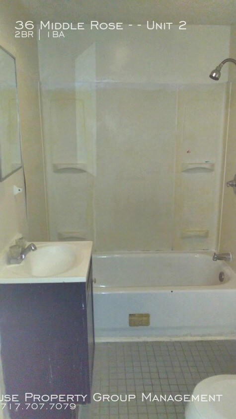 Building Photo - Nice Two Bedroom, One Bathroom Apartment