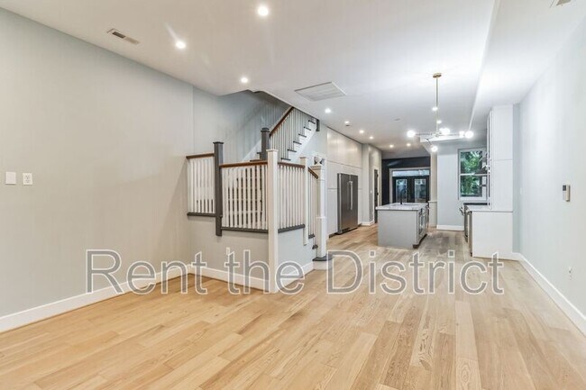 Foto del edificio - 1239 Kenyon St NW