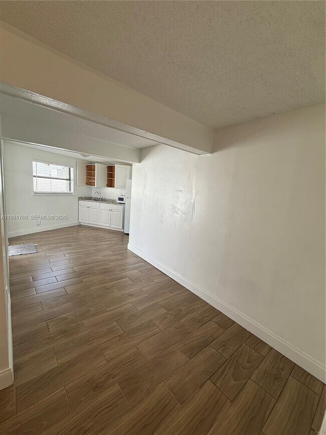 Foto del edificio - 2041 NW 35th St