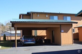Building Photo - 1308 N Brooklane St