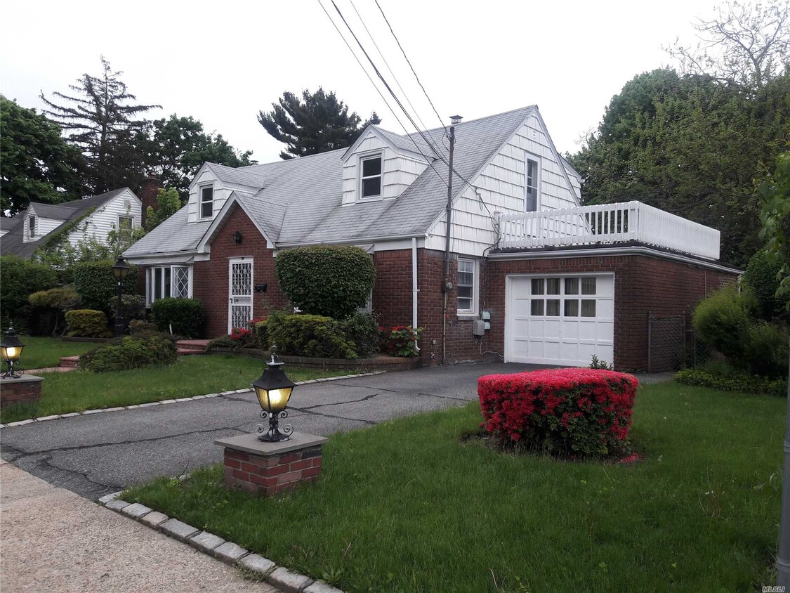 Primary Photo - 20 Sterling Pl