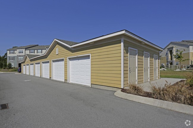 Garages - Amberleigh Bluff