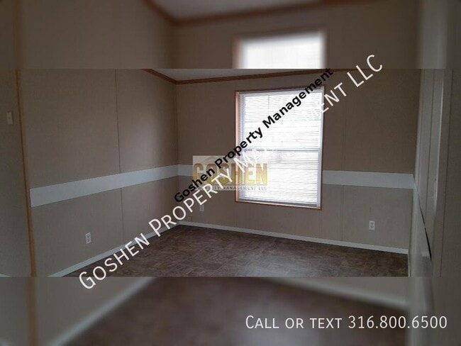 Building Photo - 4 Bedroom 2 Bath Home- Nice location in So...