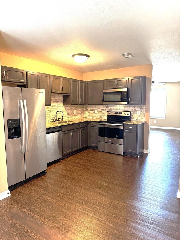 Building Photo - 2503 Rollow Ln