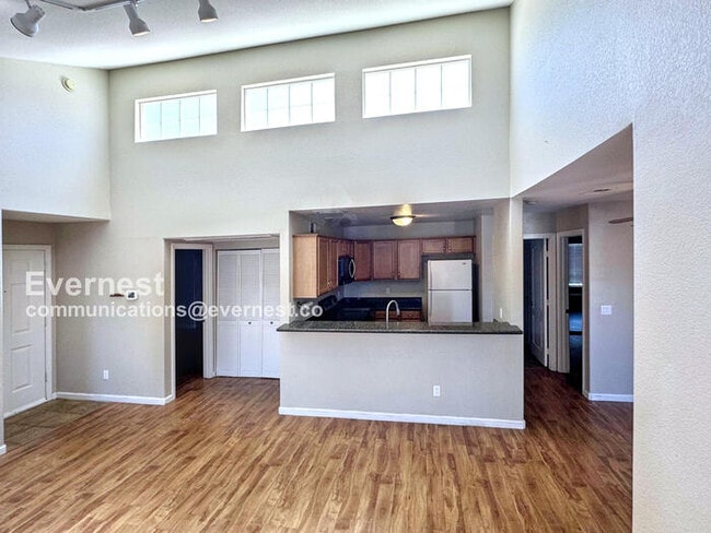 Foto del edificio - 9325 W Desert Inn Rd