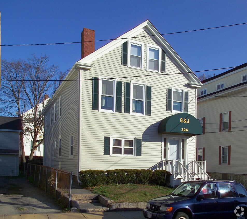 Building Photo - 326 Bank St
