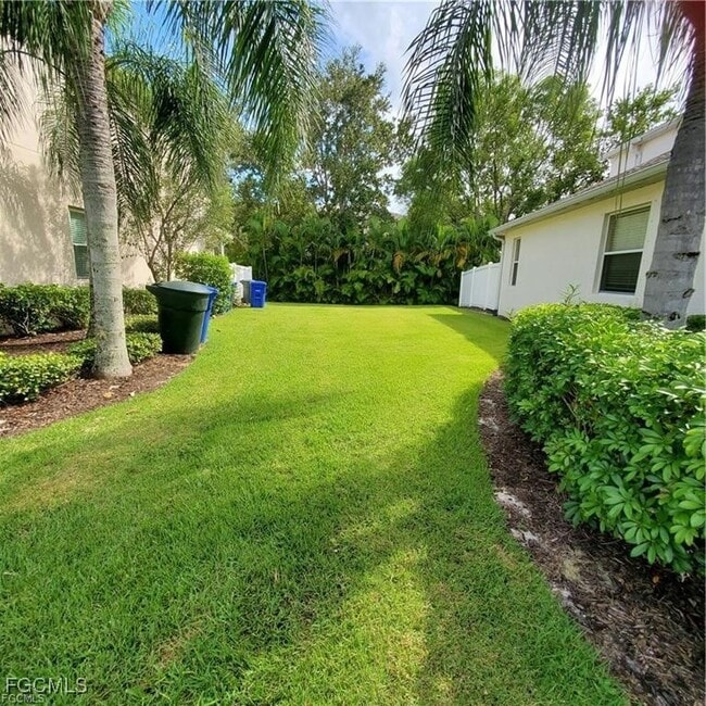 Foto del edificio - 3616 Pine Oak Cir