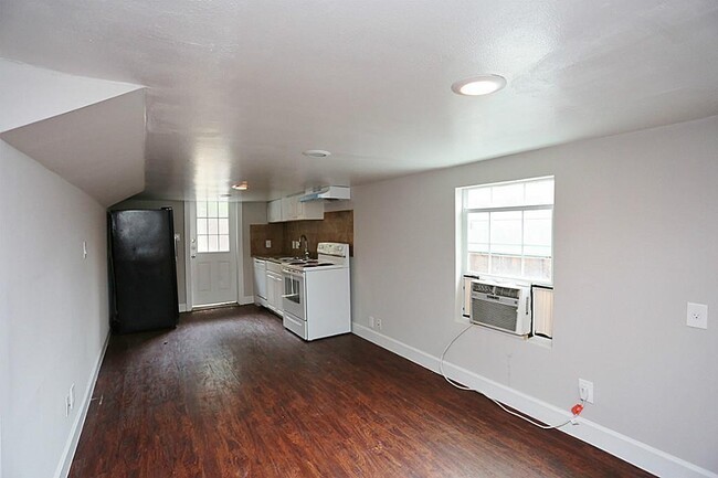 Building Photo - 4207 Driscoll St