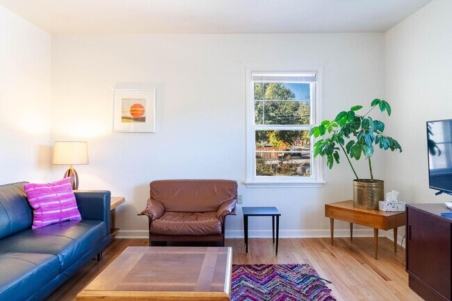 Foto del edificio - 1225 E Cache La Poudre St