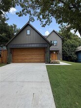 Building Photo - 1030 Parkview Ave