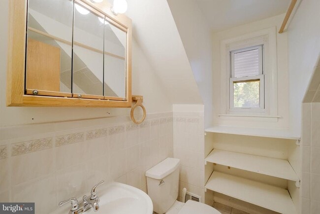 Foto del edificio - 5917 Rolston Rd