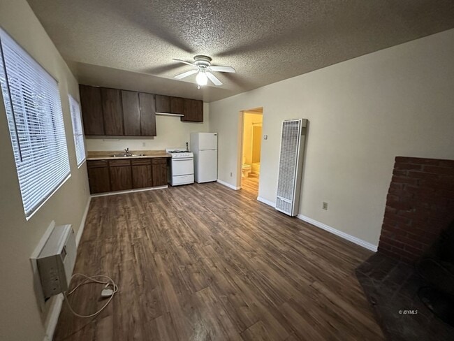 Building Photo - 25840 CA-243