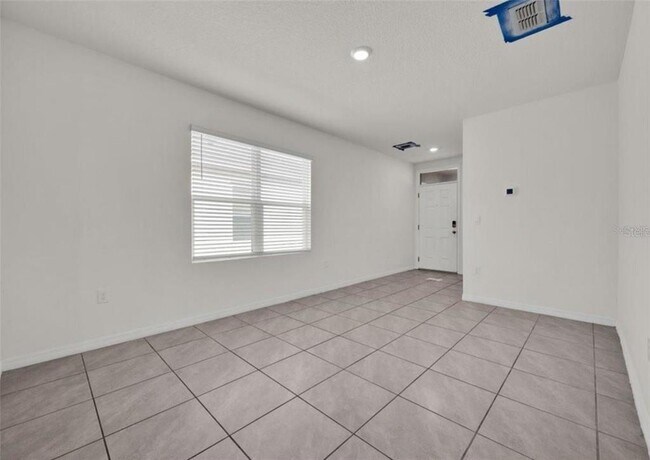 Building Photo - 718 Chinoy Rd