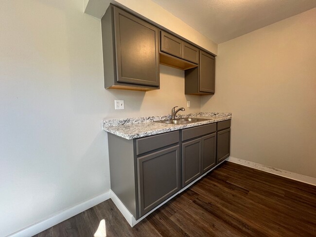 Foto del edificio - Laporte1850 (KC-LN-KB)