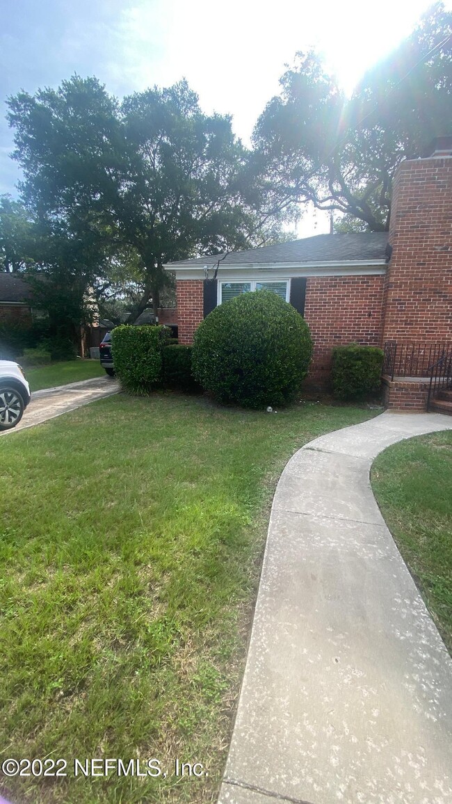 Foto del edificio - 1321 Holmesdale Rd