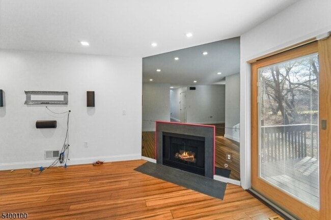 Foto del edificio - 13 Jill Ct