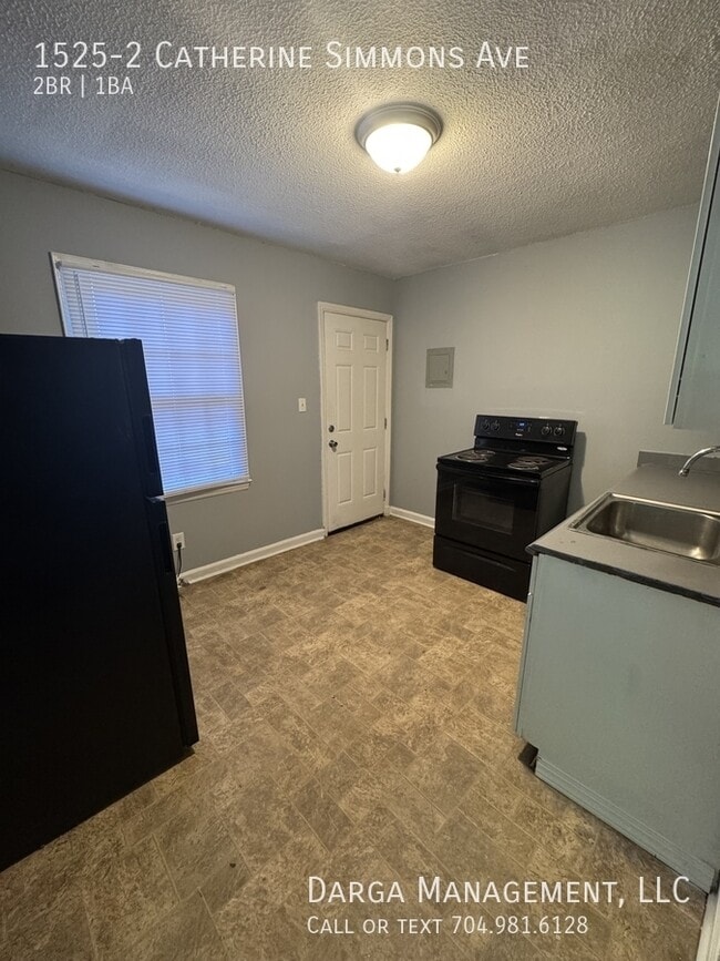 Photo - 1525 Catherine Simmons Ave House