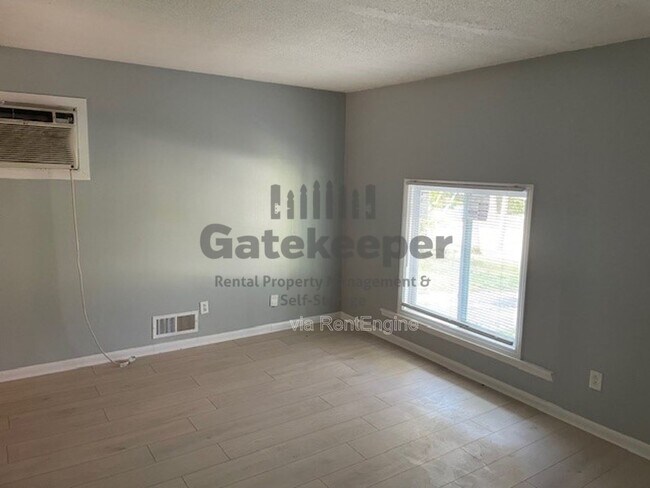 Foto del edificio - 8202 Attleboro Dr