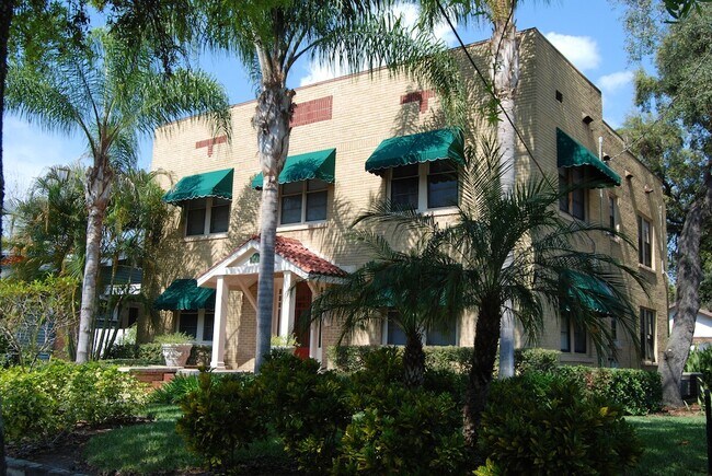 Fachada delantera - 1813 W Hills Ave