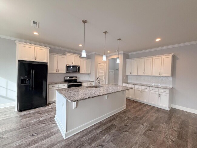 Building Photo - Spacious 3 Bedroom Home on 1 Acre Lot!