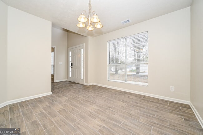 Foto del edificio - 4675 Forest Creek Ln