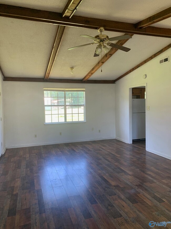 Foto del edificio - 21045 Myrtlewood Dr