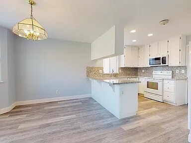 Foto del edificio - 15732 Warfield Rd