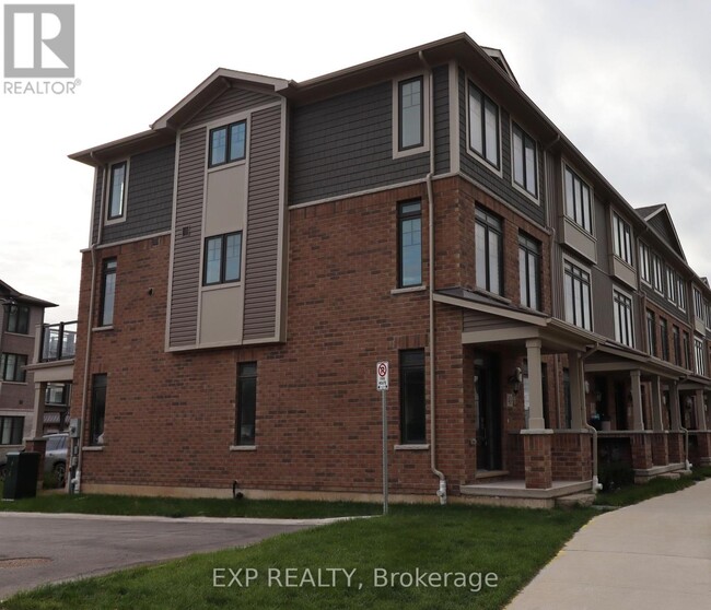 Building Photo - 100 Hollywood Ct