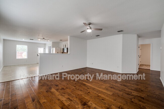 Building Photo - 1409 Water Lily Dr