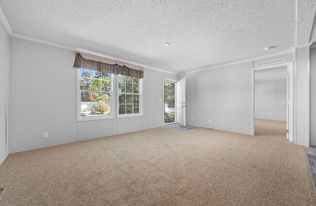 Building Photo - 8376 Huntington Ct