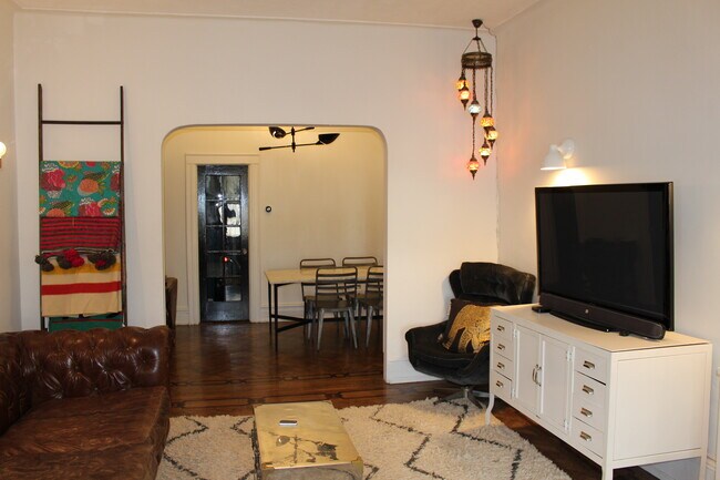 Foto del edificio - 1420 Sterling Pl