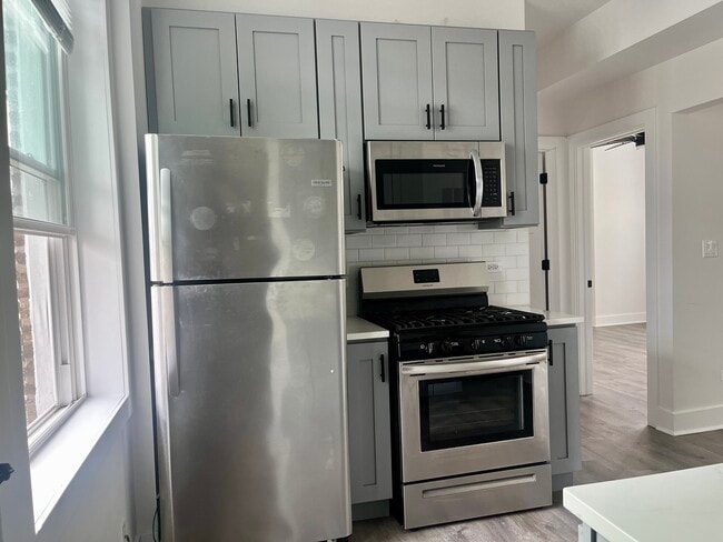 Foto del edificio - 5321 N Damen Ave