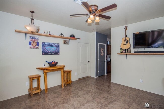 Building Photo - 4533 S Agave Ave