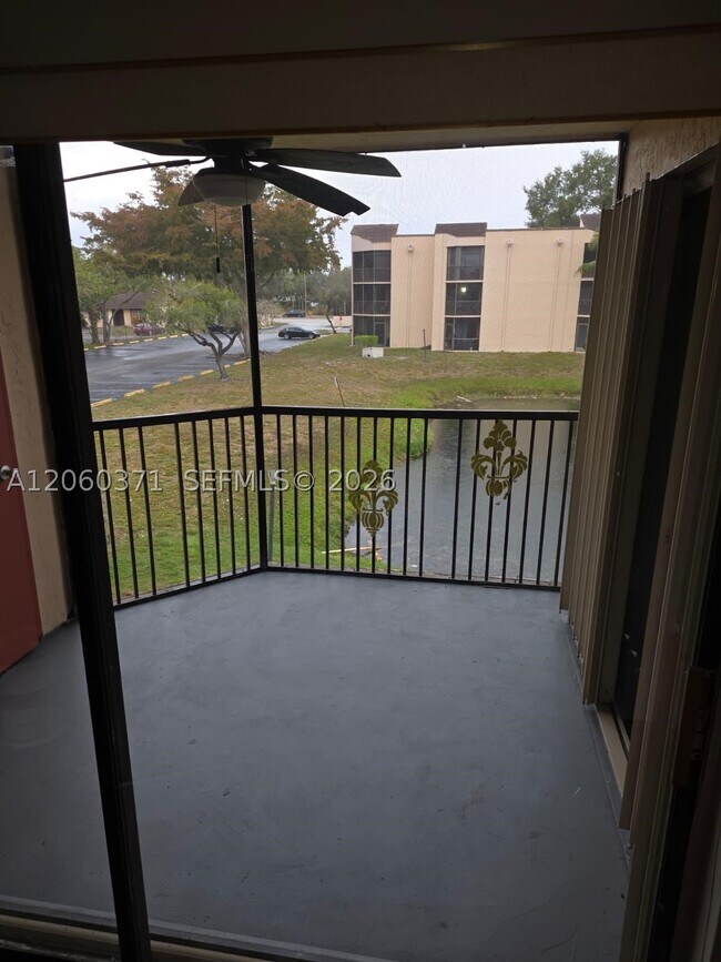 Building Photo - 3399 Foxcroft Rd