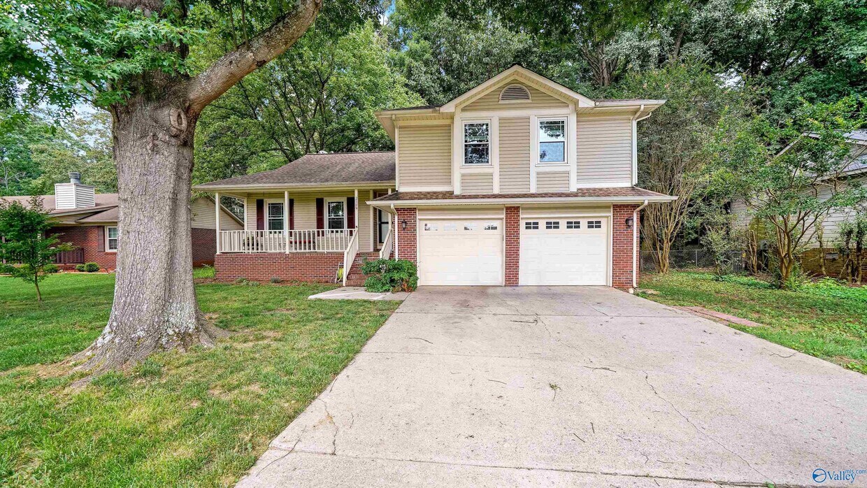 Primary Photo - 210 Andra St
