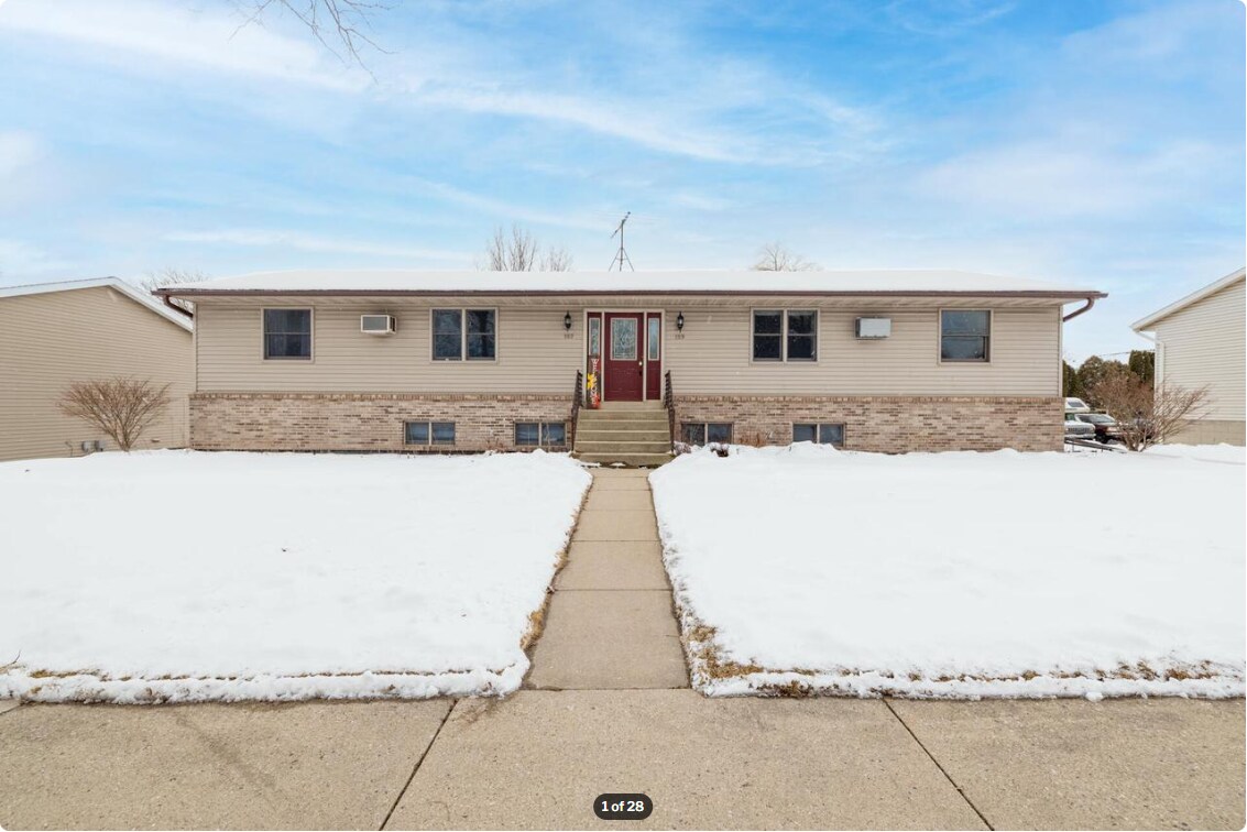 Primary Photo - 169 W Paradise Dr