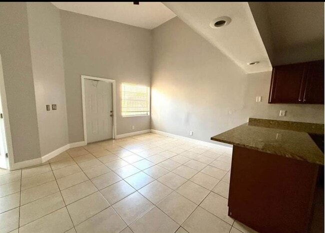 Building Photo - 3020 SE 2nd St