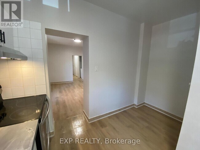 Photo du bâtiment - 162 Ivy Crescent