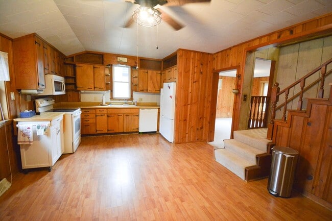 Building Photo - Unique 1 Bed 1 Bath Home Available in Fant...