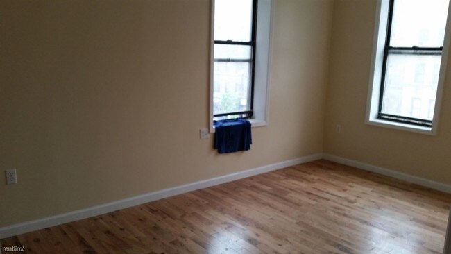 Foto del edificio - 252 Sherman Ave