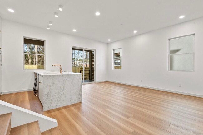 Foto del edificio - 137 Lakepointe Cove