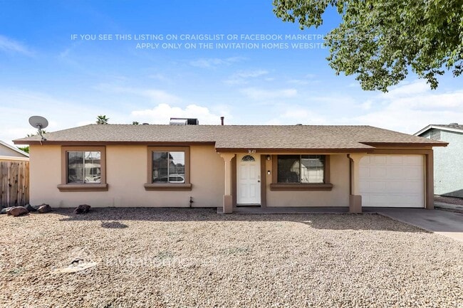 Building Photo - 3643 E Surrey Ave