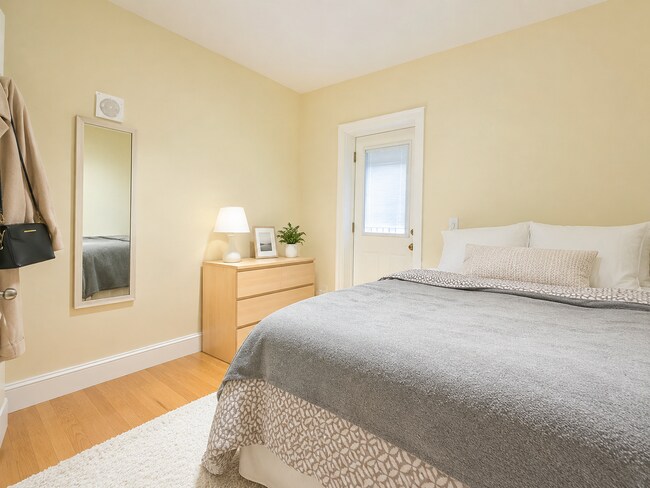 Foto del edificio - 1203 Beacon St